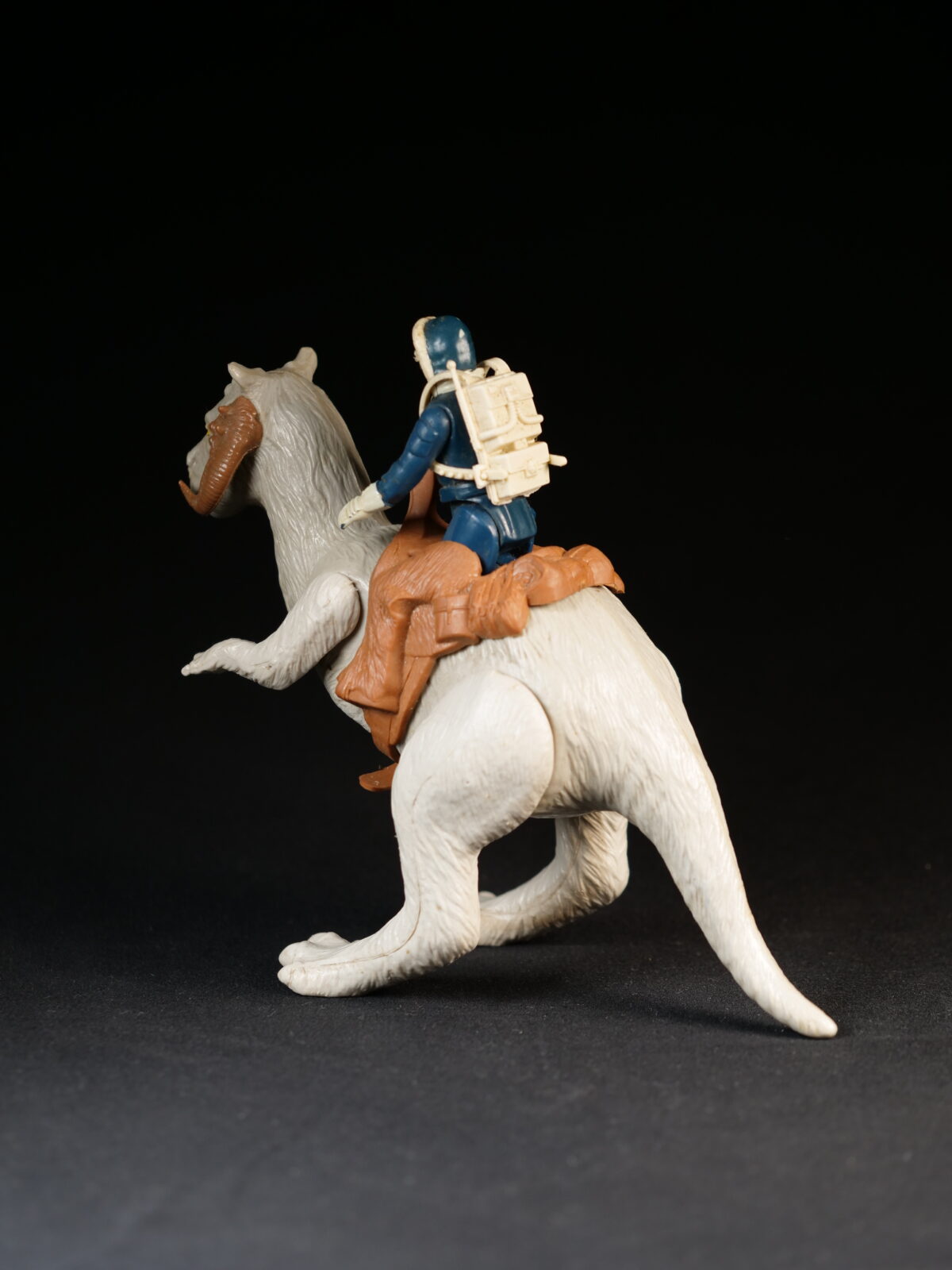 Vintage Star Wars Tauntaun with Hoth Rebel Rider (1980) - Image 3